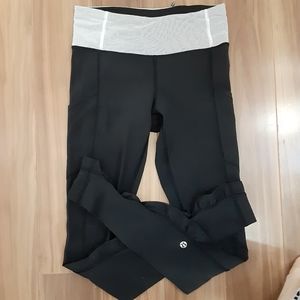 LuluLemon speed tight leggings black striped sz 2